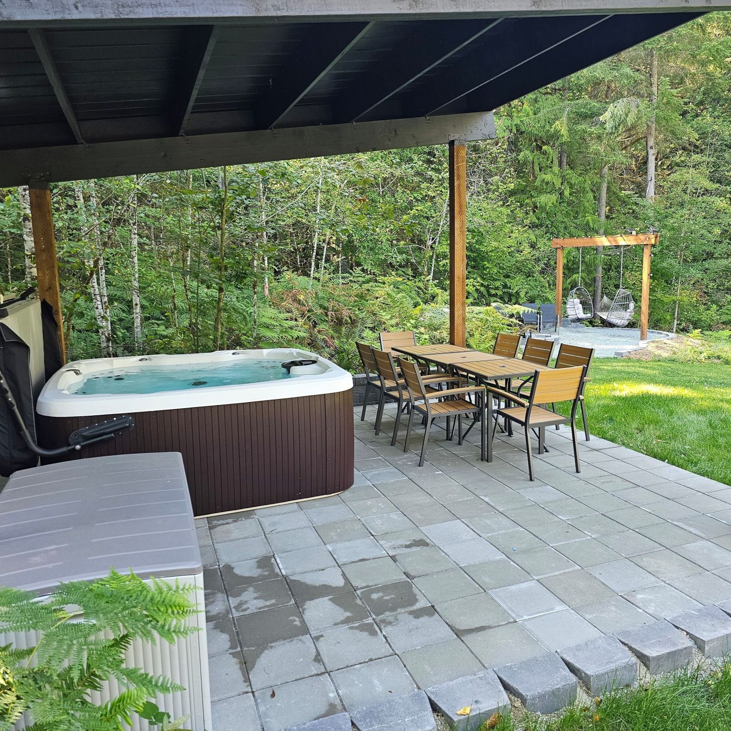 North Cascades Escape - spacious 5 bedroom, Hot Tub, family-friendly, WiFi, AC