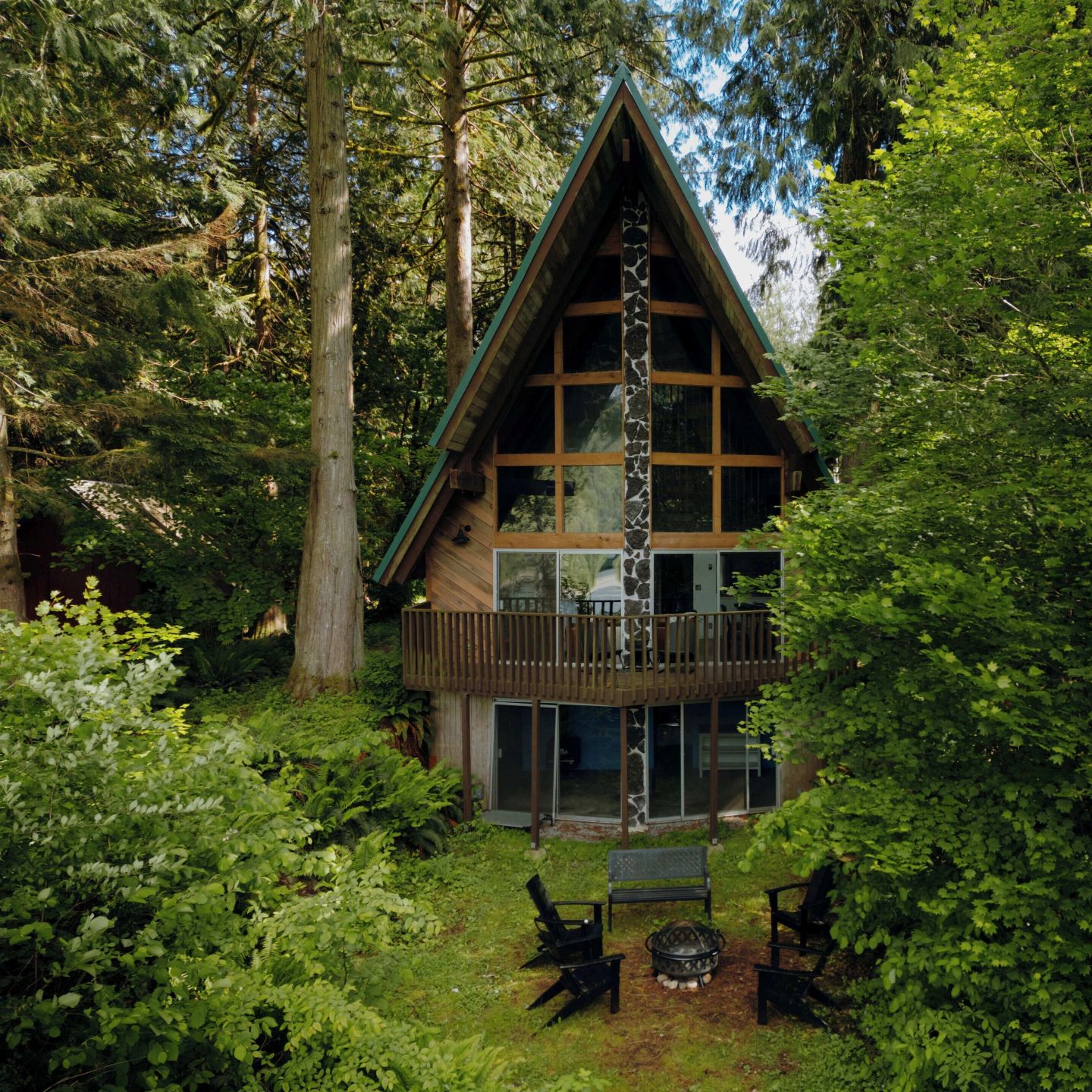 Spacious North Cascades Riverside A-Frame w/ Mt Baker Views - Dog-Friendly