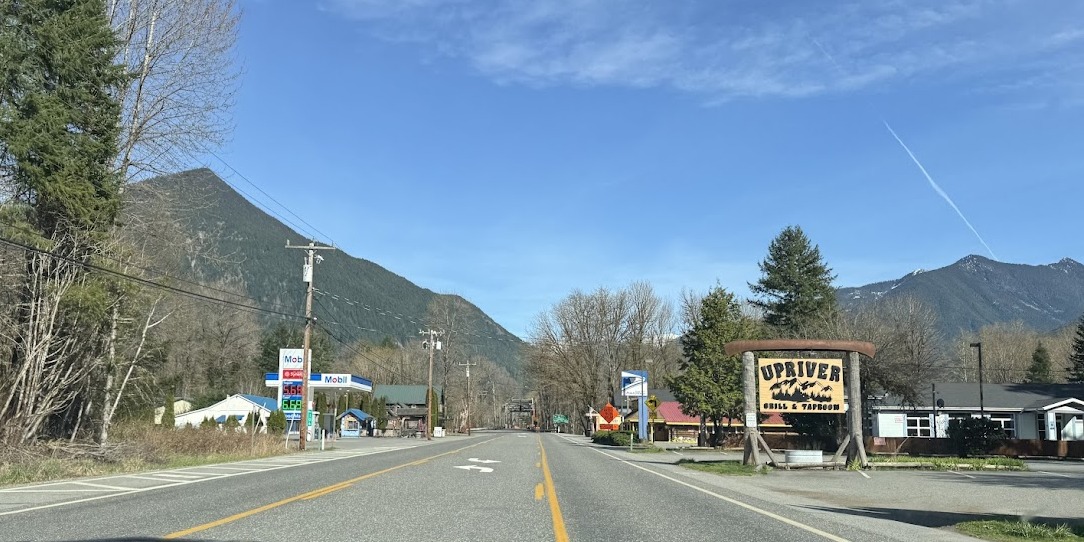 SR-20 Highway entering Marblemount