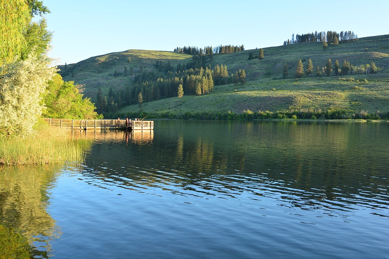 Pearrygin Lake State Park waterfront and dock near Winthrop